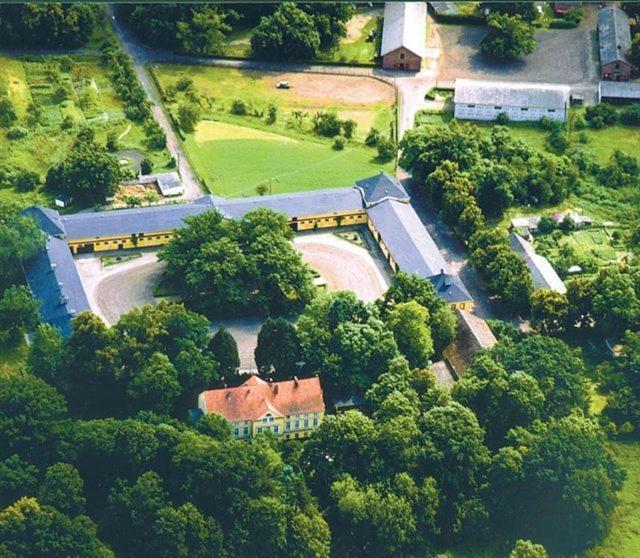 Hotel Stado Ogierów Sieraków Sierakow  Exterior foto